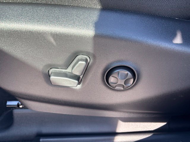 New 2027 Chrysler Pacifica Select FWD image 23