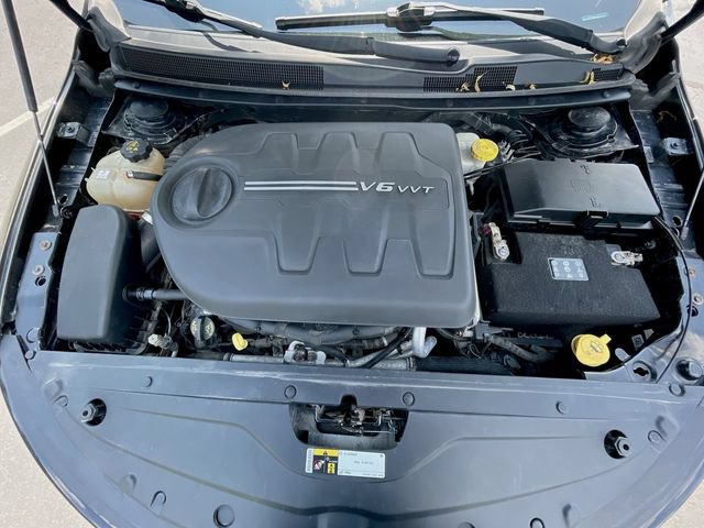 Used 2016 Chrysler 200 S AWD/4WD image 19