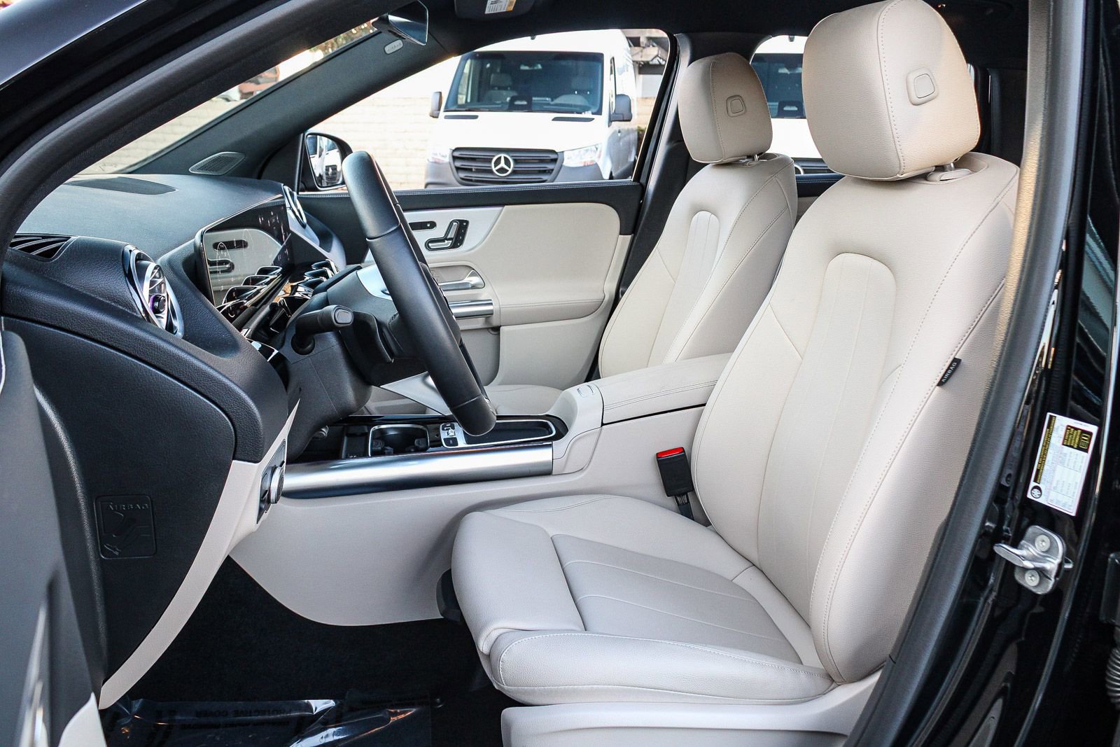 Certified 2025 Mercedes-Benz GLA 250 4MATIC image 20