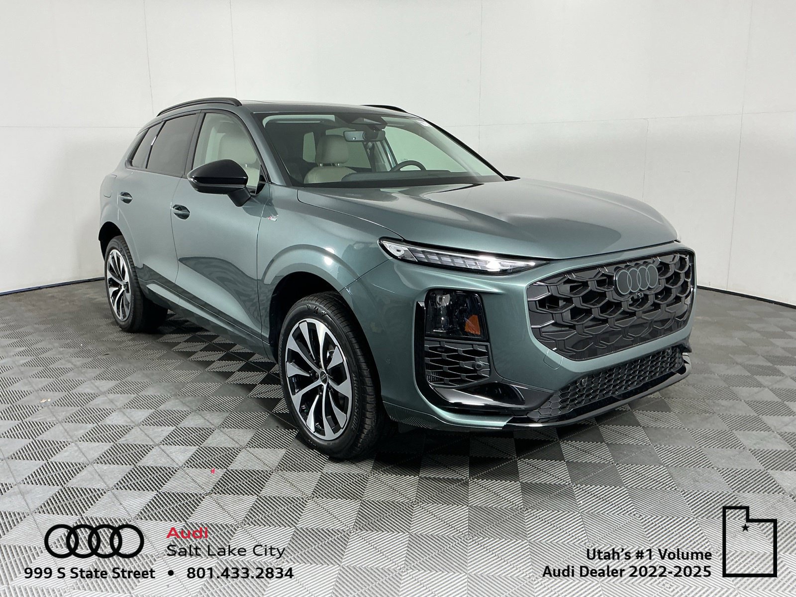 New 2026 Audi Q3 quattro 2.0T AWD/4WD image 1