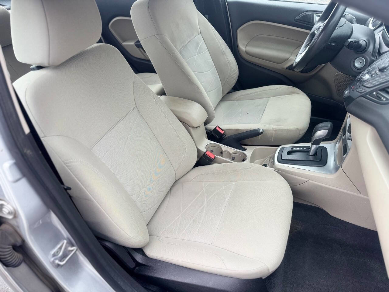 Used 2014 Ford Fiesta SE image 13