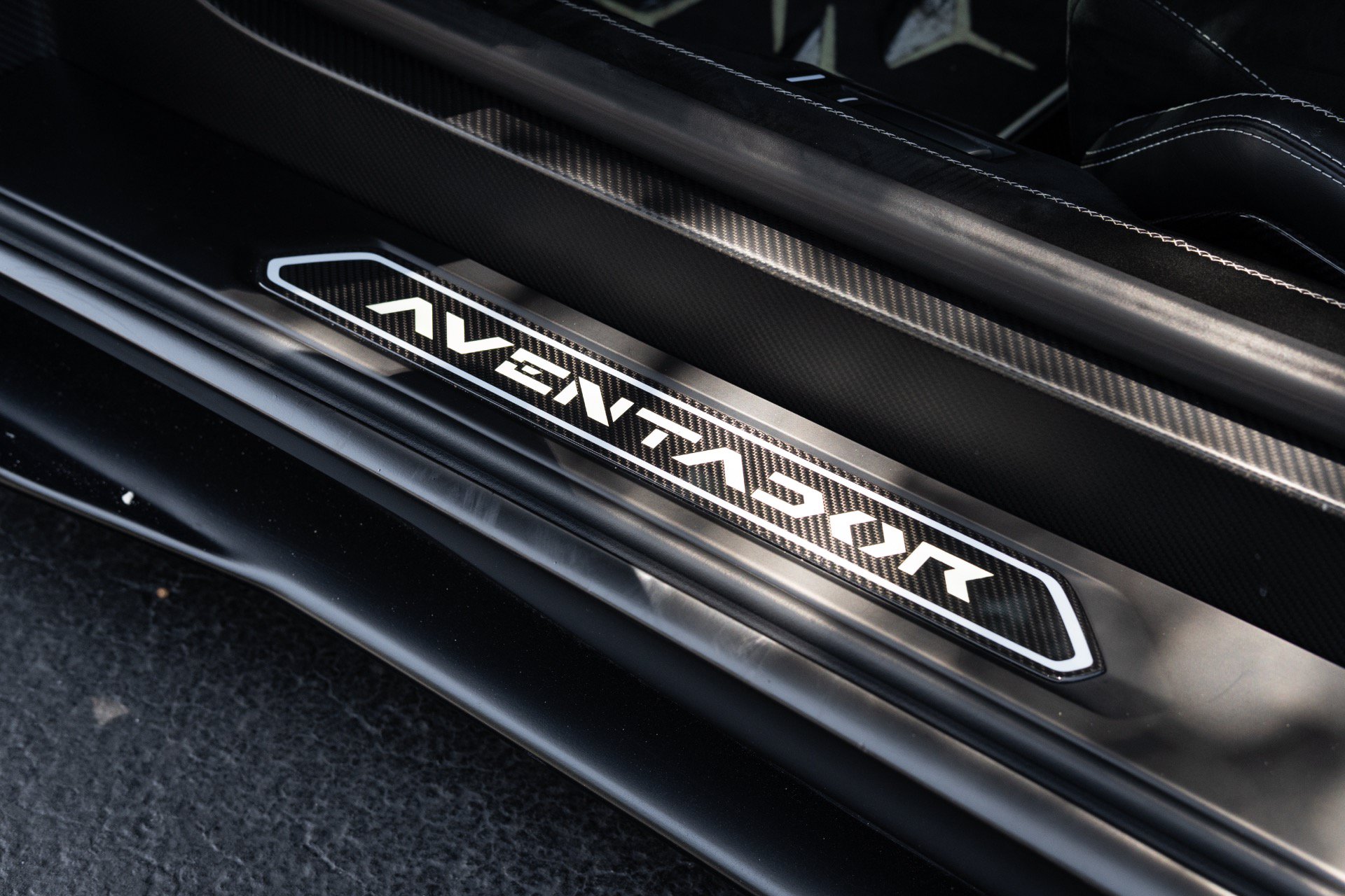 Used 2020 Lamborghini Aventador SVJ AWD/4WD image 54