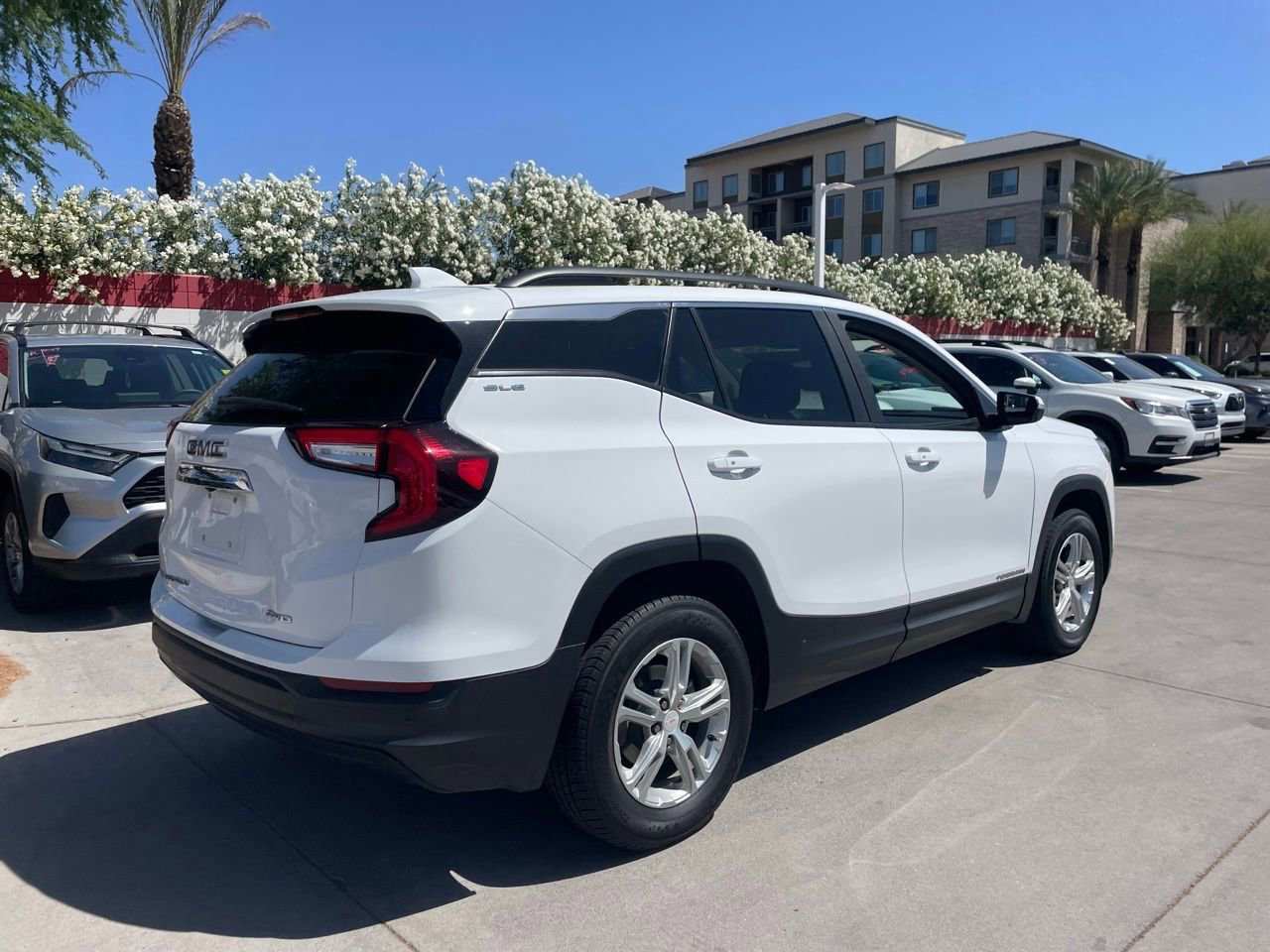 Used 2023 GMC Terrain SLE w/ Driver Convenience Package image 2