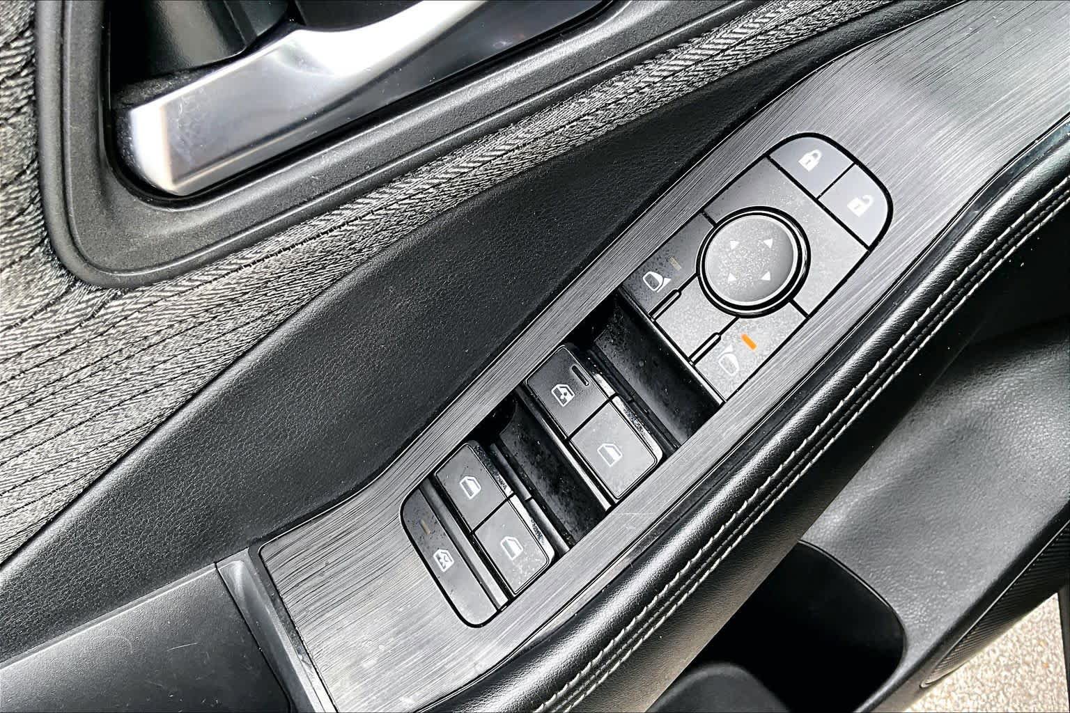 Certified 2023 Nissan Rogue SV FWD image 36