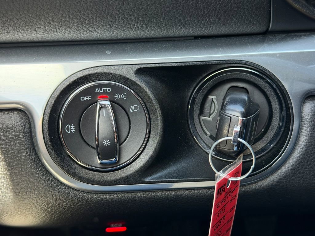 Used 2019 Porsche 718 Boxster RWD image 18