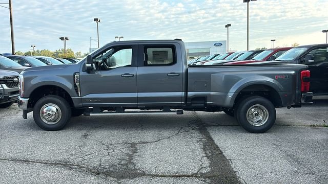 New 2026 Ford F350 XLT w/ XLT Premium Package AWD/4WD image 4