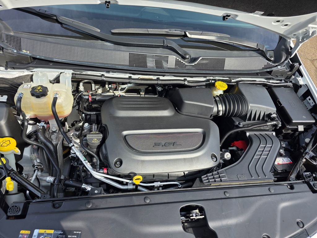 Used 2022 Chrysler Pacifica Touring-L image 28