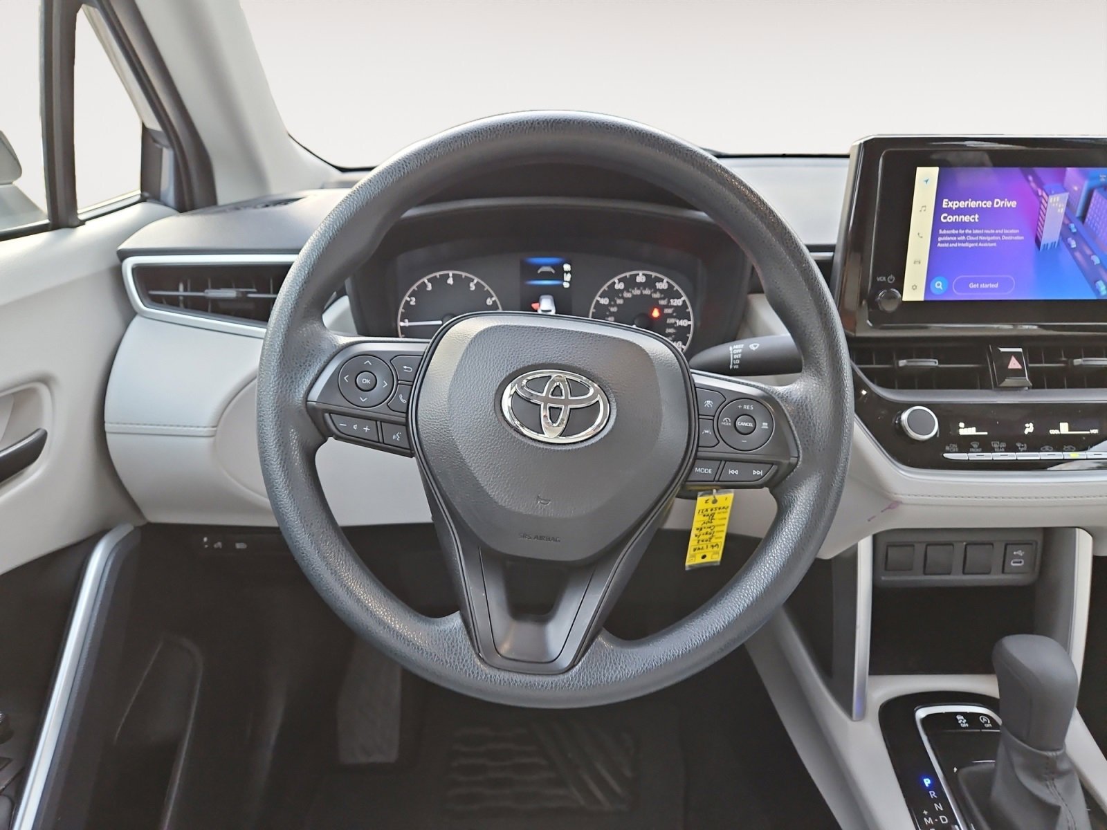 Used 2023 Toyota Corolla Cross L image 12