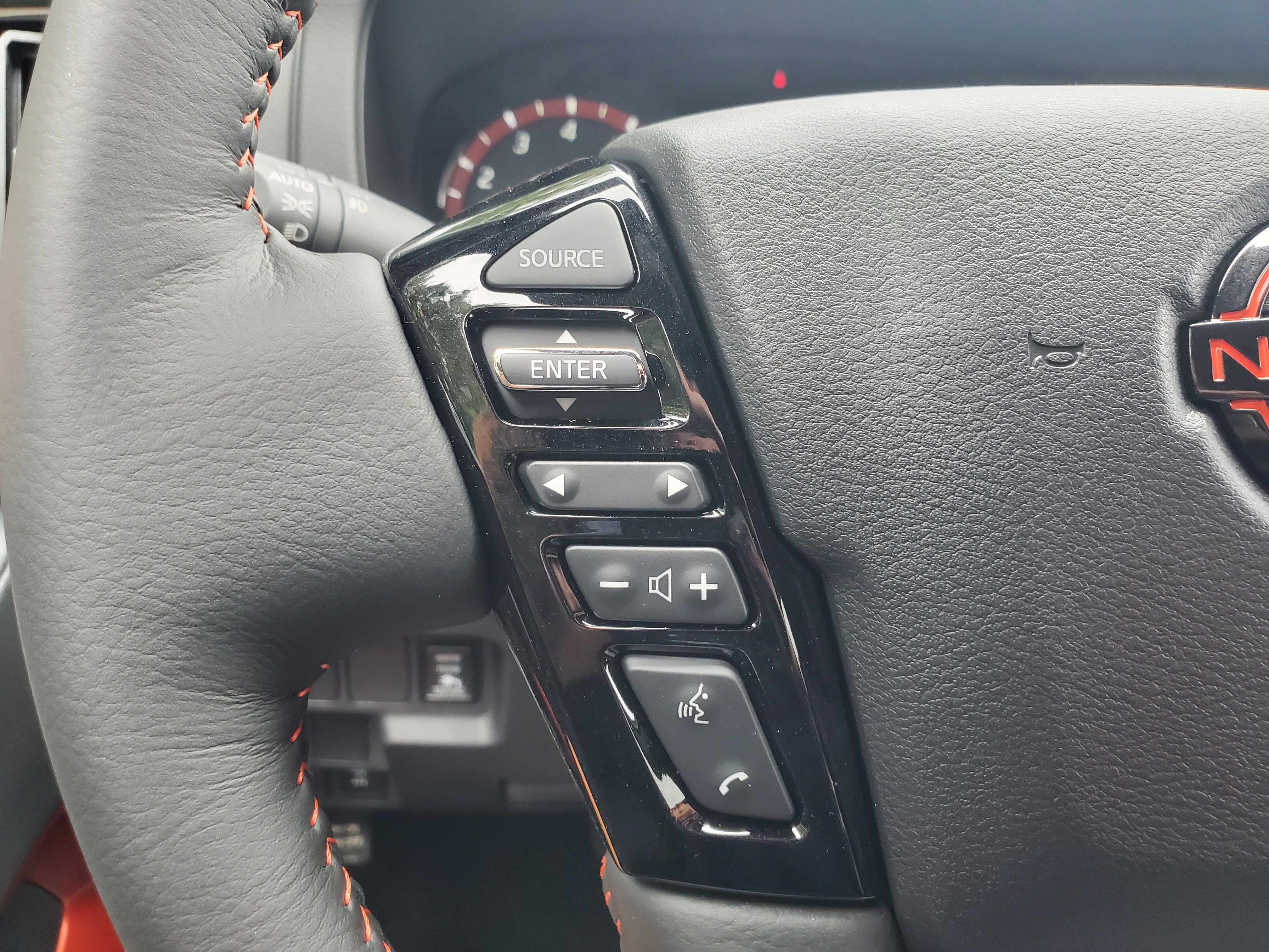 New 2026 Nissan Frontier PRO-4X w/ Pro-4x Convenience Package image 13