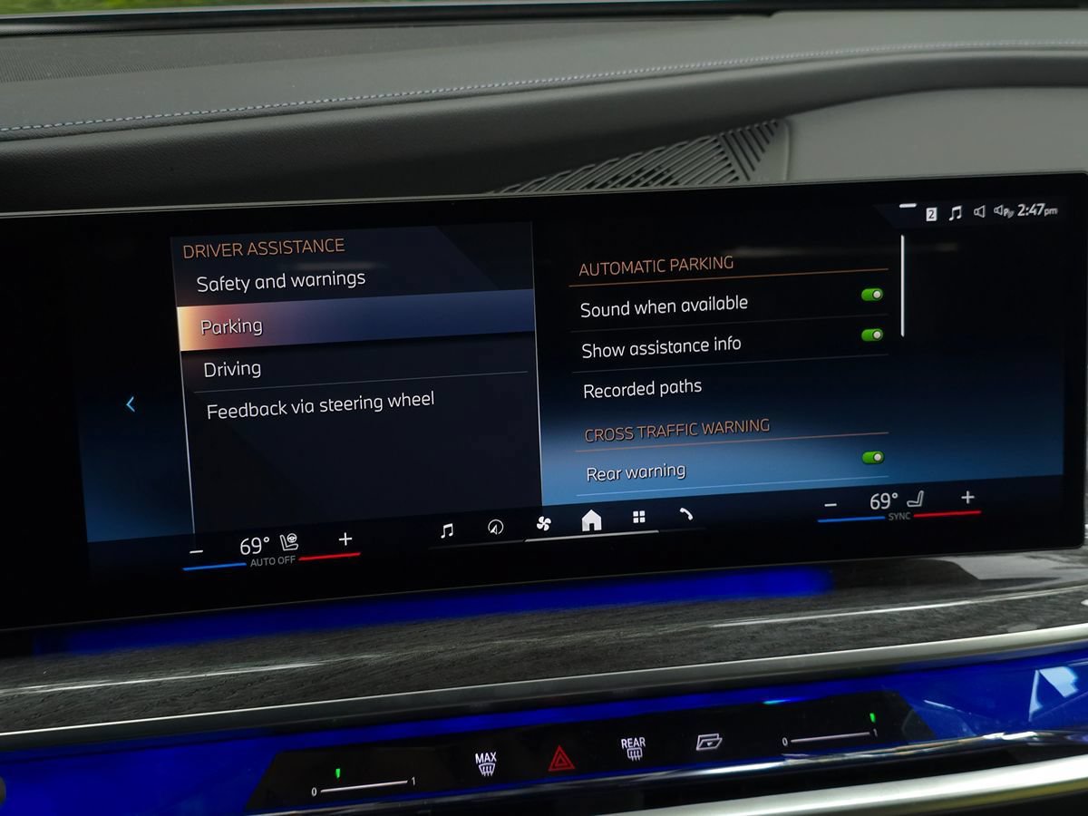 Used 2023 BMW i7 xDrive60 w/ Parking Assistance Package AWD/4WD image 59