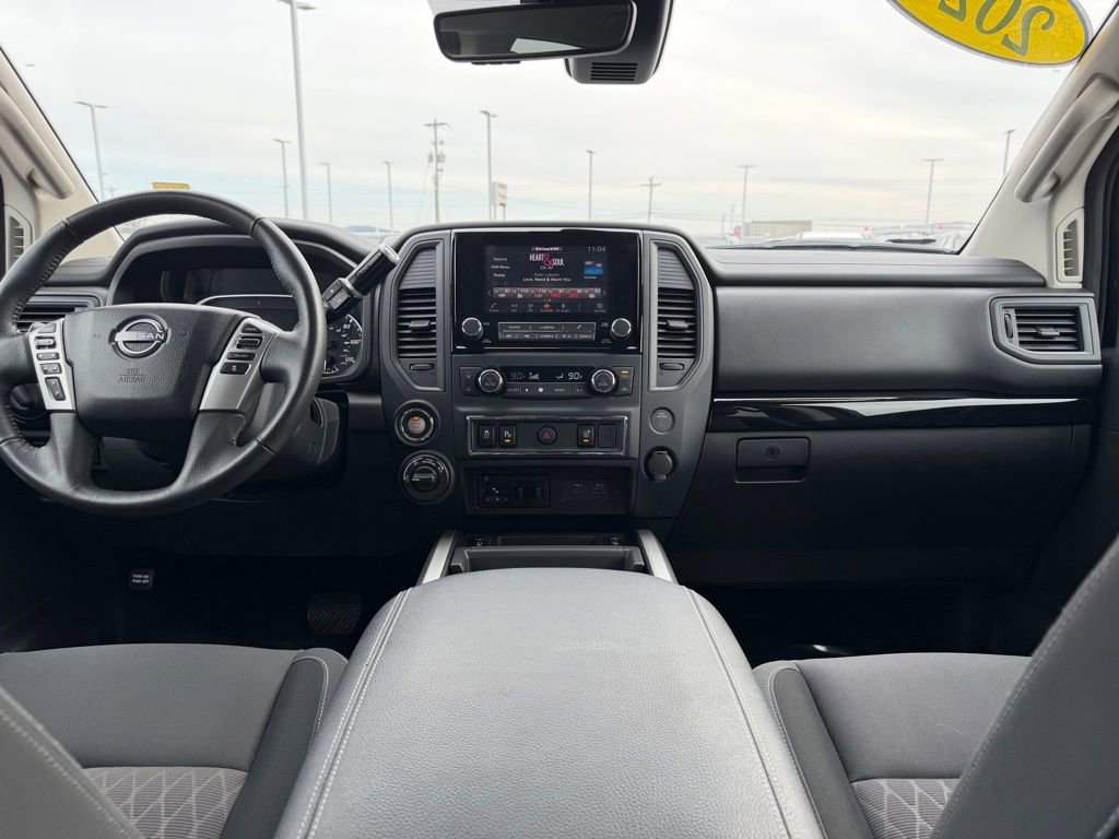 Used 2024 Nissan Titan SV w/ SV Convenience Package image 24