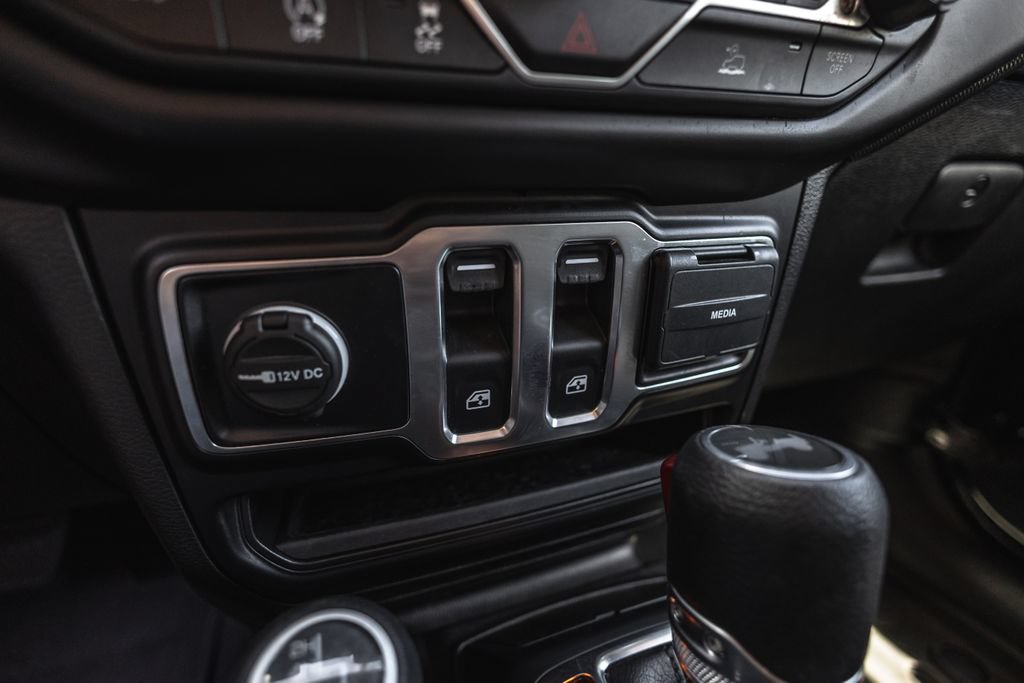 Used 2022 Jeep Wrangler Sport AWD/4WD image 15