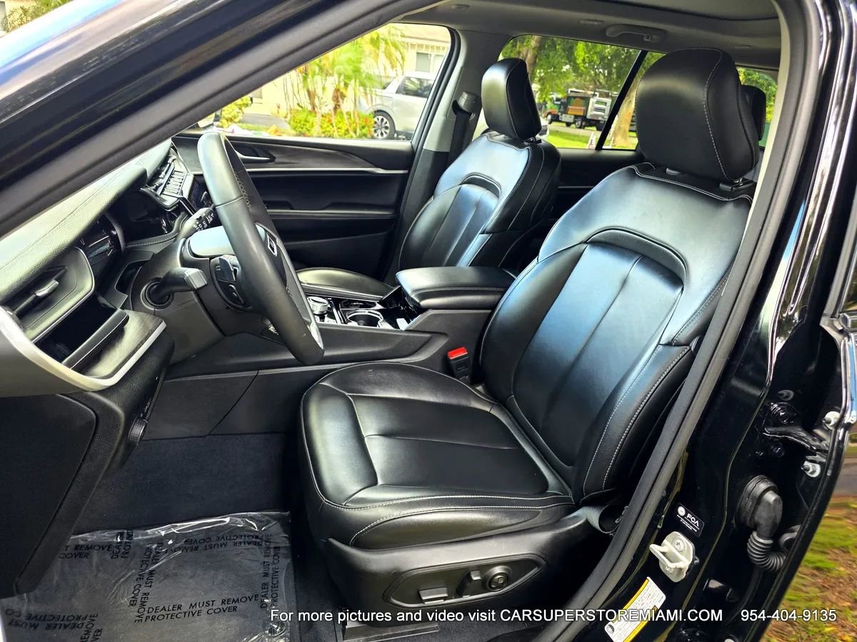 Used 2023 Jeep Grand Cherokee 4WD 4xe image 6