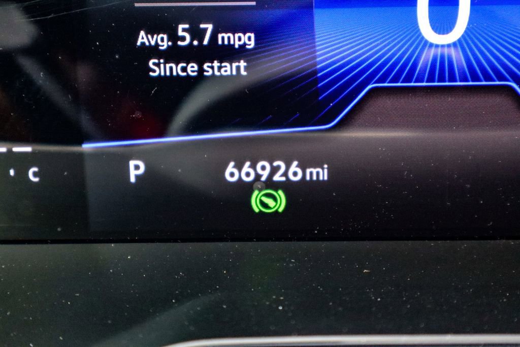 Used 2023 Volkswagen Jetta SE w/ Panoramic Sunroof Package image 29