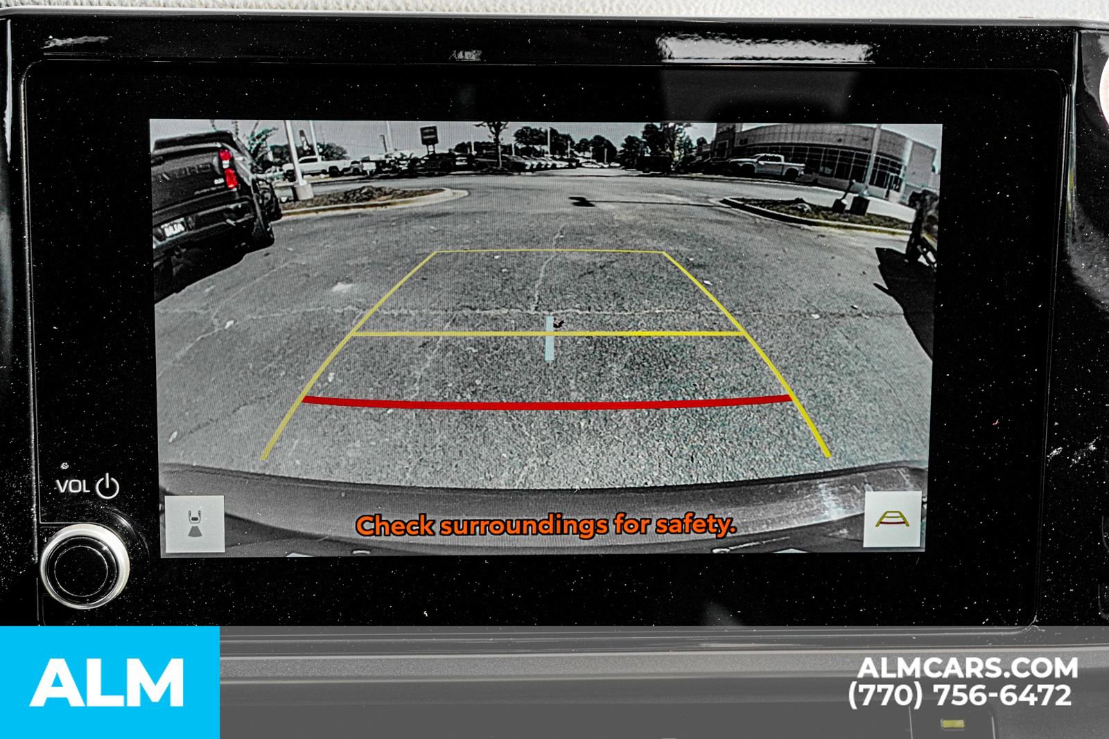 Used 2025 Toyota Camry SE image 38