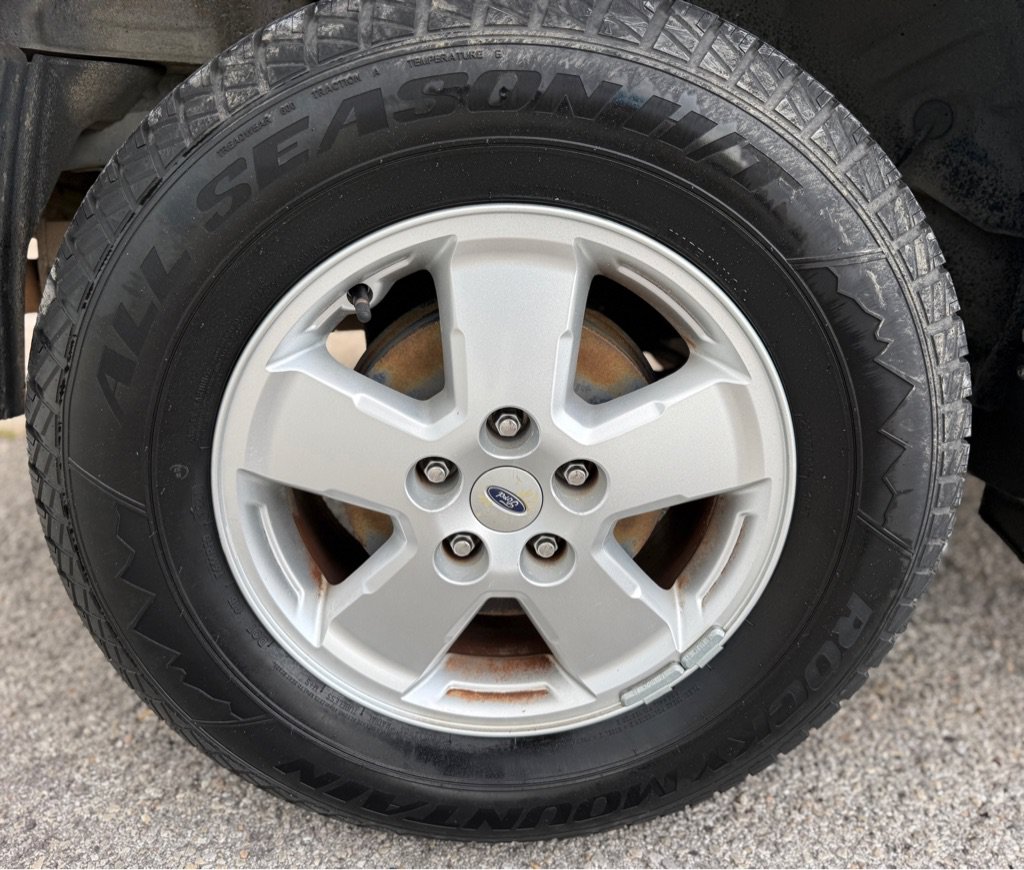 Used 2011 Ford Escape XLT w/ 202A Rapid Spec Order Code FWD image 20