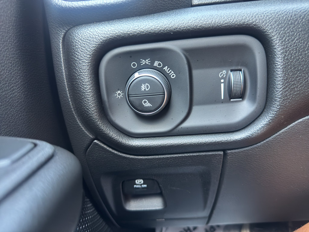 New 2026 RAM 1500 Express AWD/4WD image 29