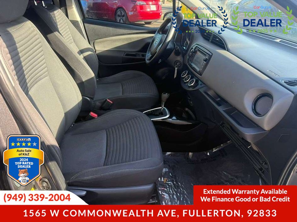 Used 2017 Toyota Yaris SE w/ Carpet Mat Package FWD image 16