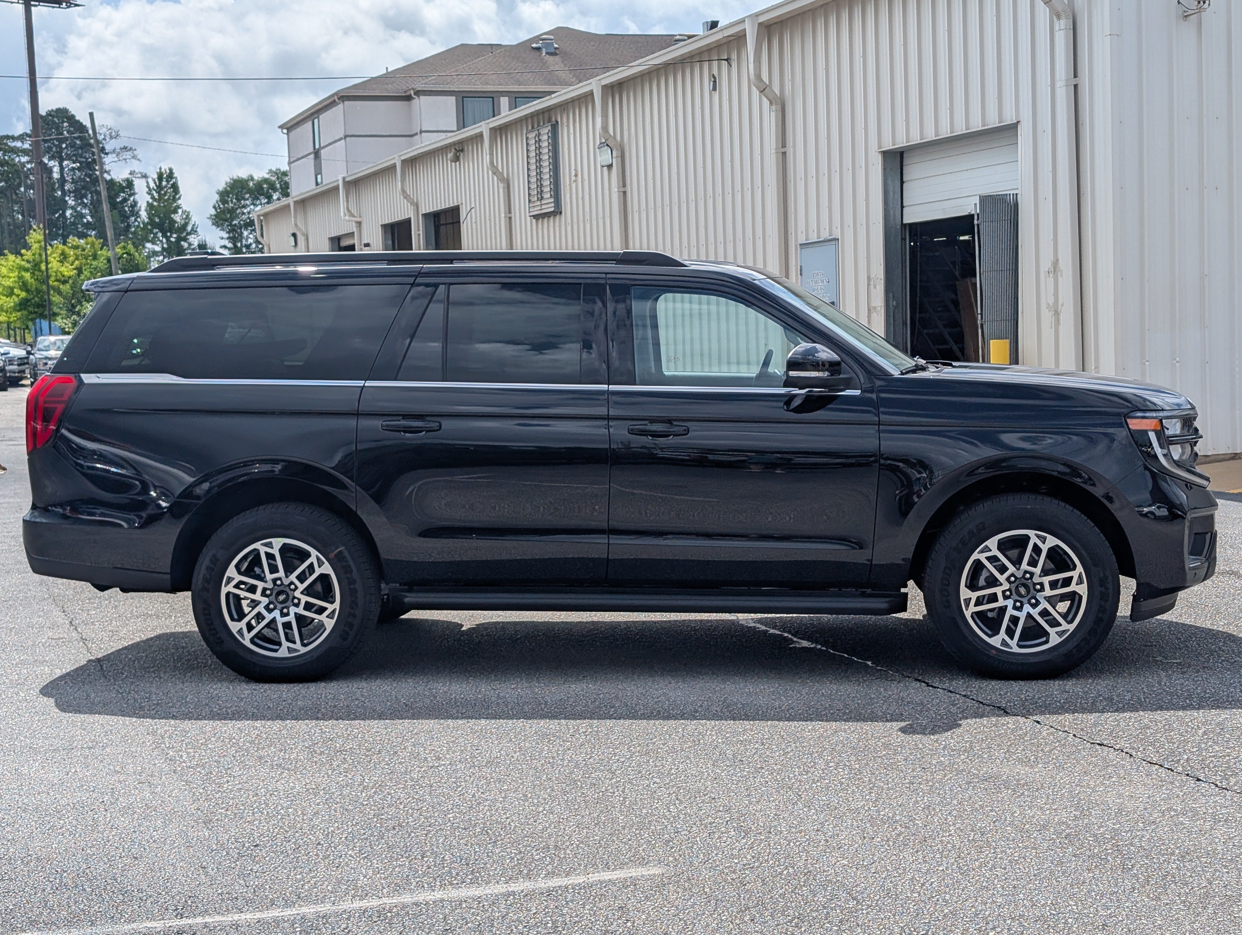 New 2026 Ford Expedition Max Active RWD image 8