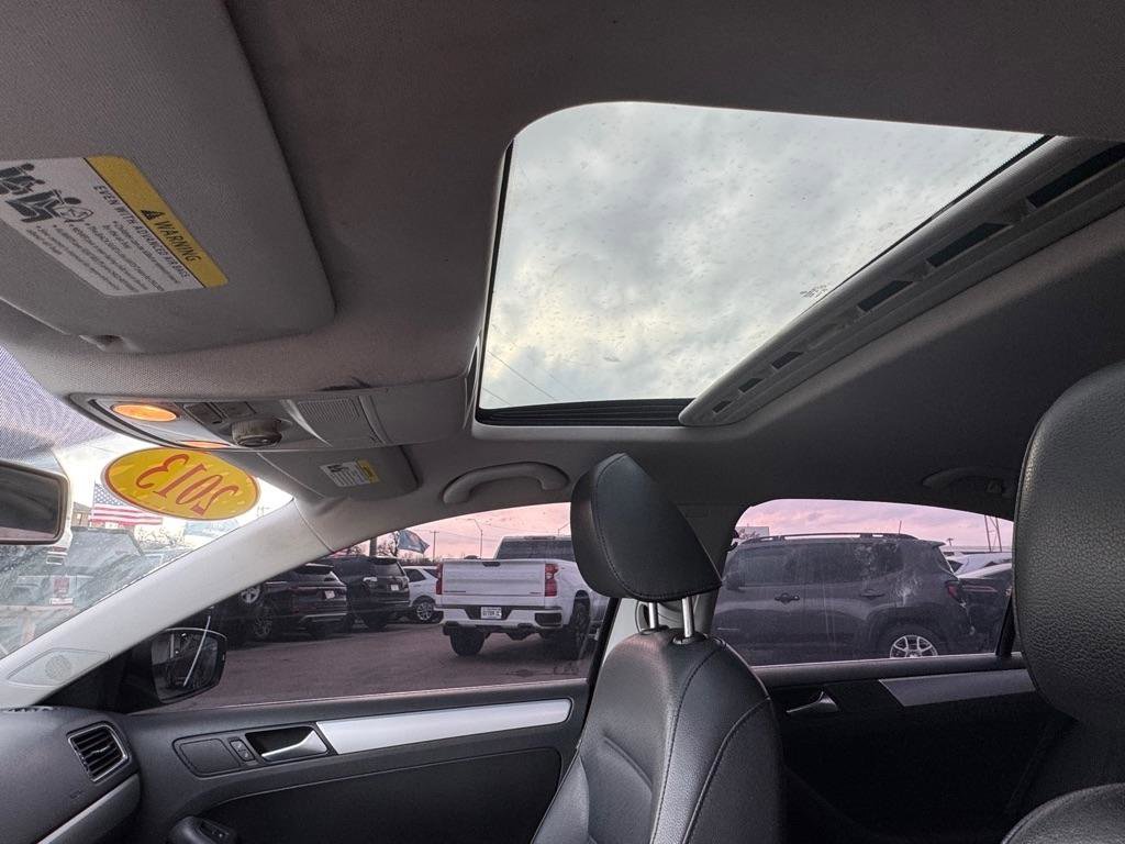 Used 2013 Volkswagen Jetta SE image 19