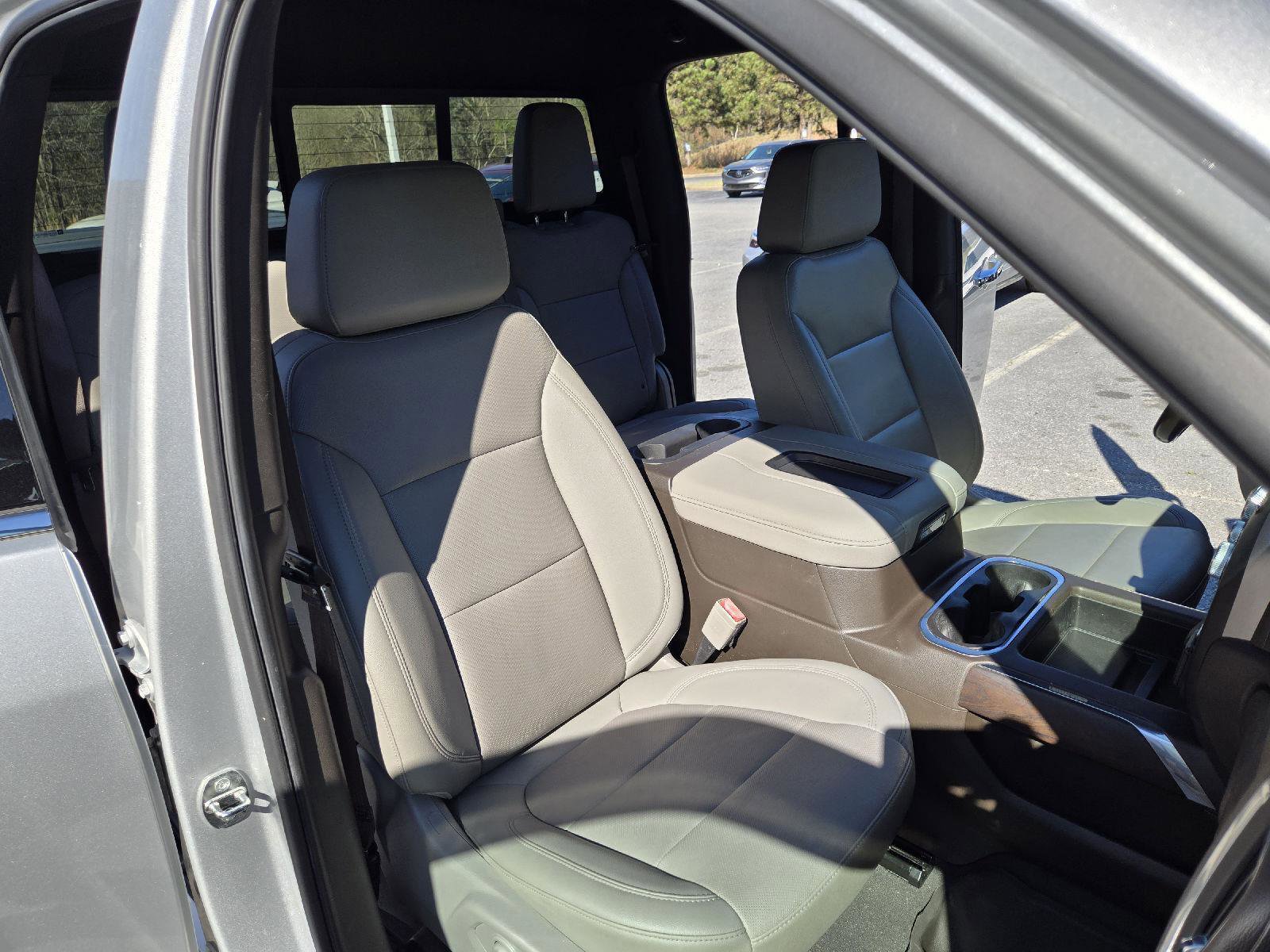 Used 2022 GMC Sierra 2500 SLT w/ SLT Convenience Package image 32