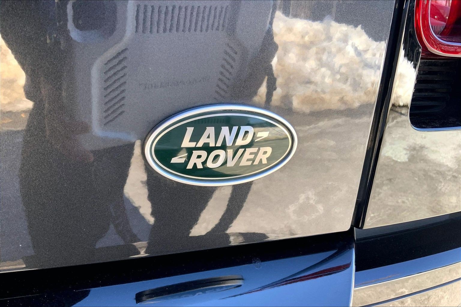 Used 2022 Land Rover Defender 110 X-Dynamic SE image 31