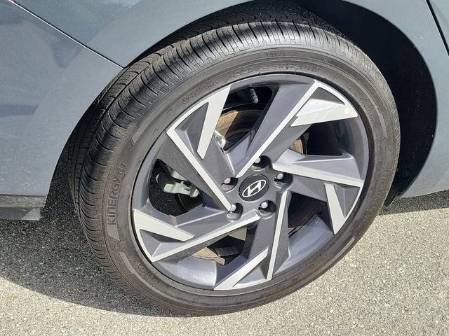 Certified 2025 Hyundai Elantra SEL image 22