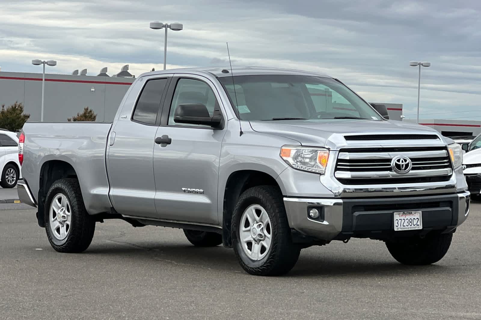 Used 2016 Toyota Tundra SR5 w/ Tow Package RWD image 5