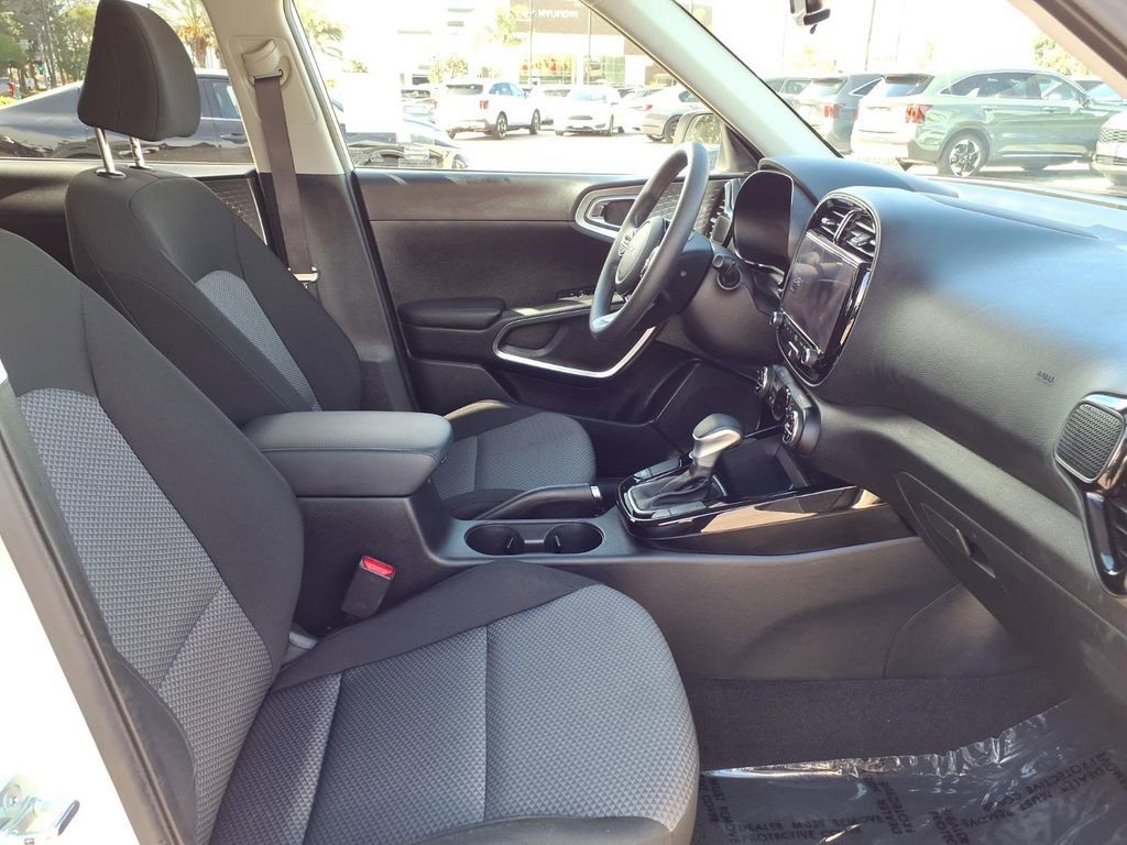 Certified 2024 Kia Soul S image 10