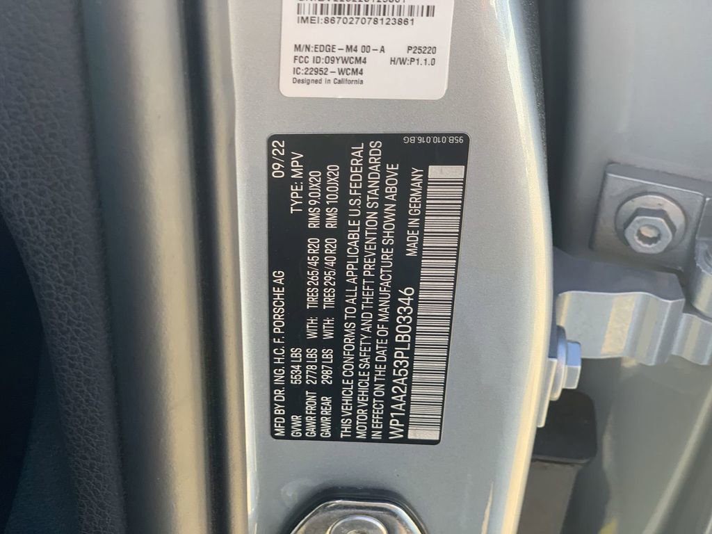 Used 2023 Porsche Macan Base image 32