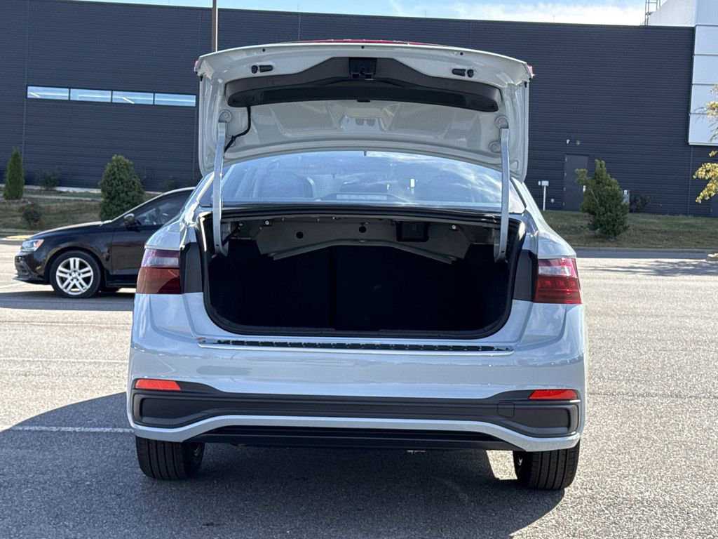 New 2026 Volkswagen Jetta SE image 15