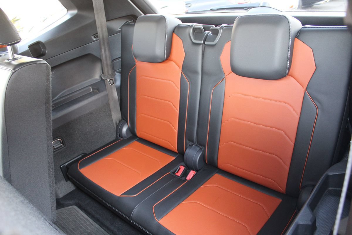 Used 2021 Volkswagen Tiguan SEL Premium R-Line w/ 3rd Row Seat Package AWD/4WD image 28