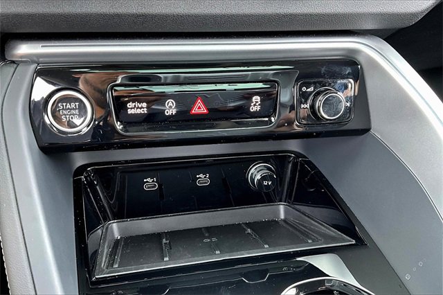 Used 2025 Audi Q5 Premium image 24