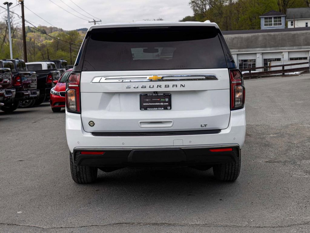 Used 2022 Chevrolet Suburban LT AWD/4WD image 5