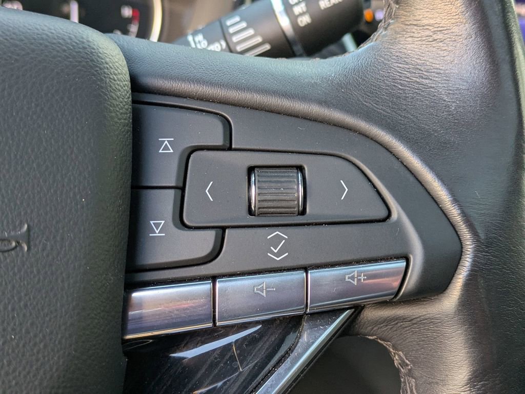 Used 2024 Cadillac XT6 Premium Luxury image 17