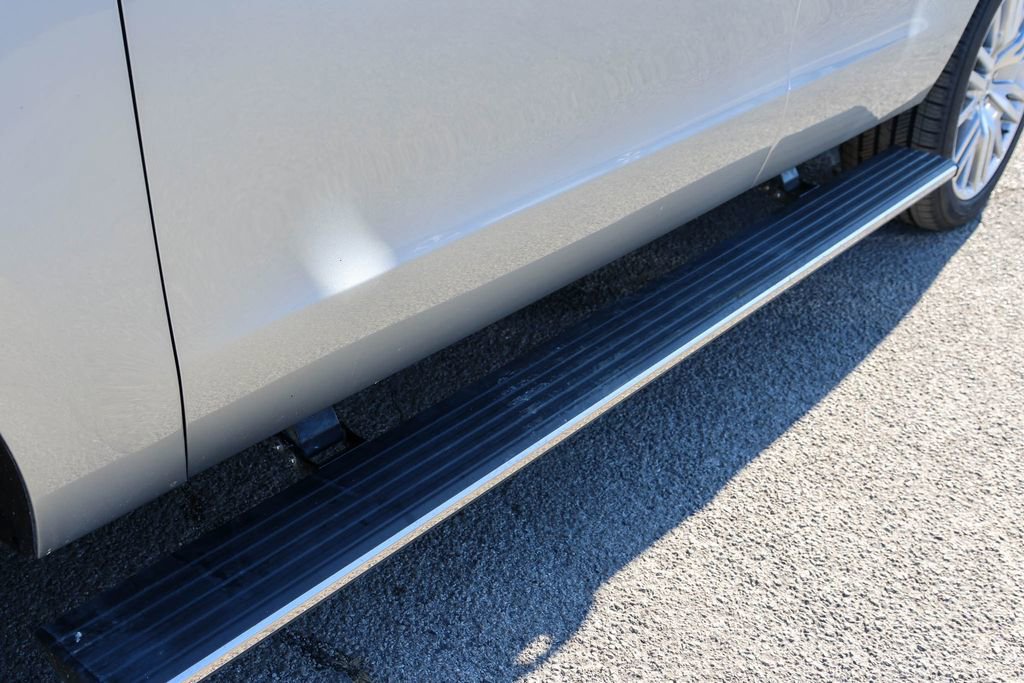 Used 2024 Ford Expedition Limited image 8