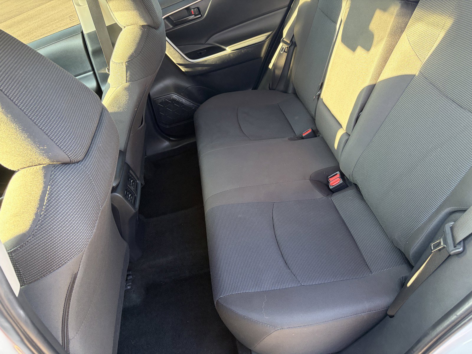 Used 2024 Toyota RAV4 LE AWD/4WD image 9