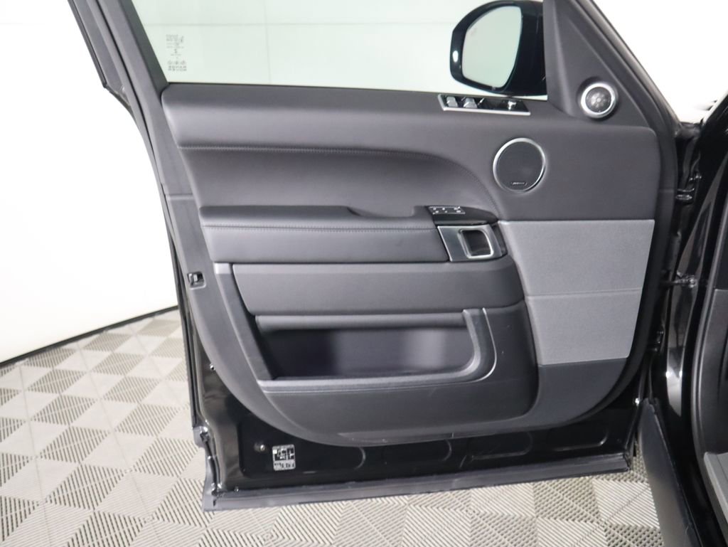 Used 2021 Land Rover Range Rover Sport HST image 25