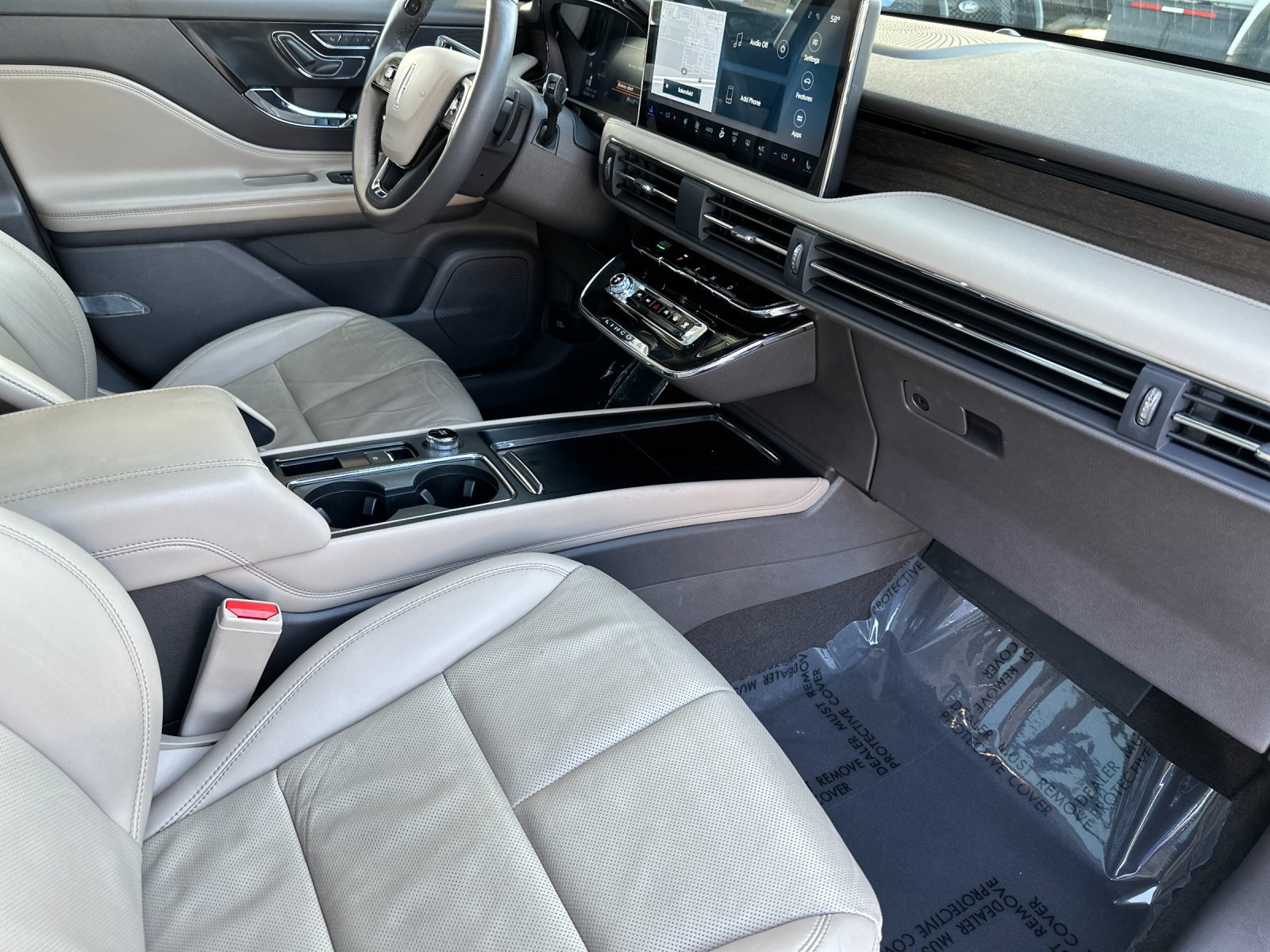 Certified 2024 Lincoln Corsair Reserve w/ Equipment Group 201A image 17