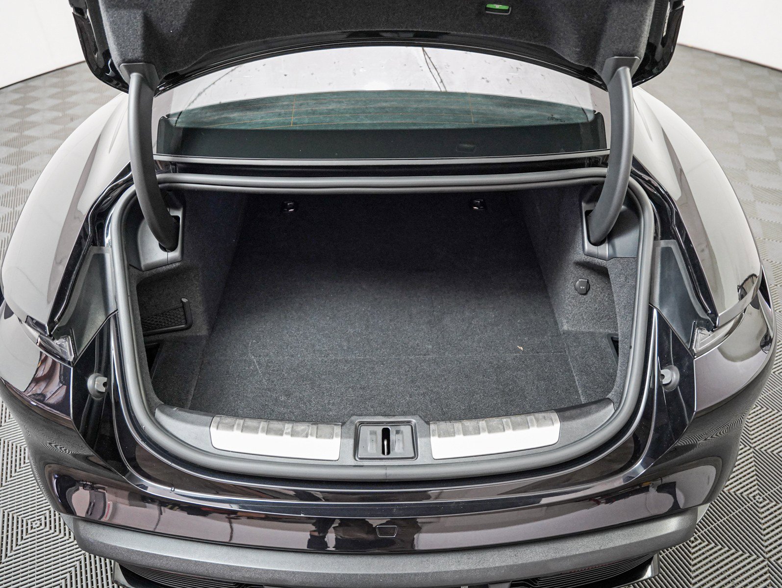 Certified 2024 Porsche Taycan GTS w/ Premium Package (P6U) image 24