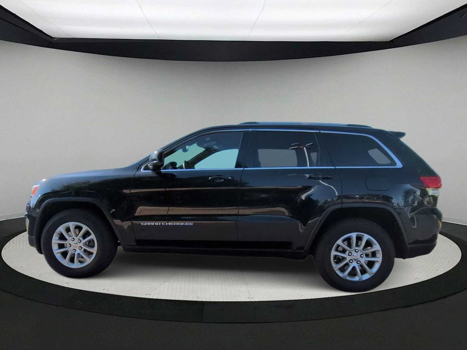 Used 2014 Jeep Grand Cherokee Laredo w/ 18" Wheel & 8.4" Radio Group RWD image 5