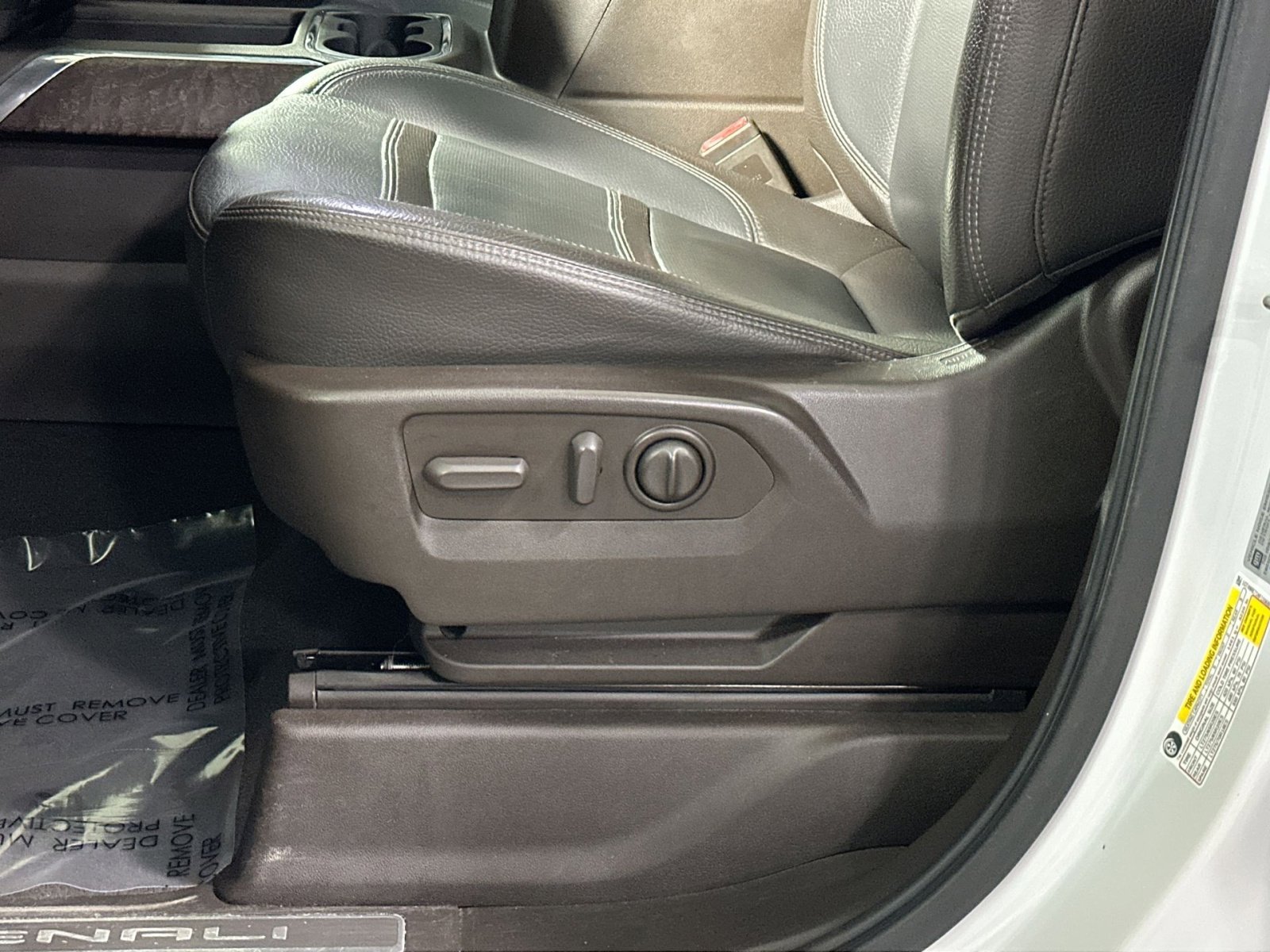 Used 2022 GMC Sierra 2500 Denali w/ Denali Ultimate Package image 14