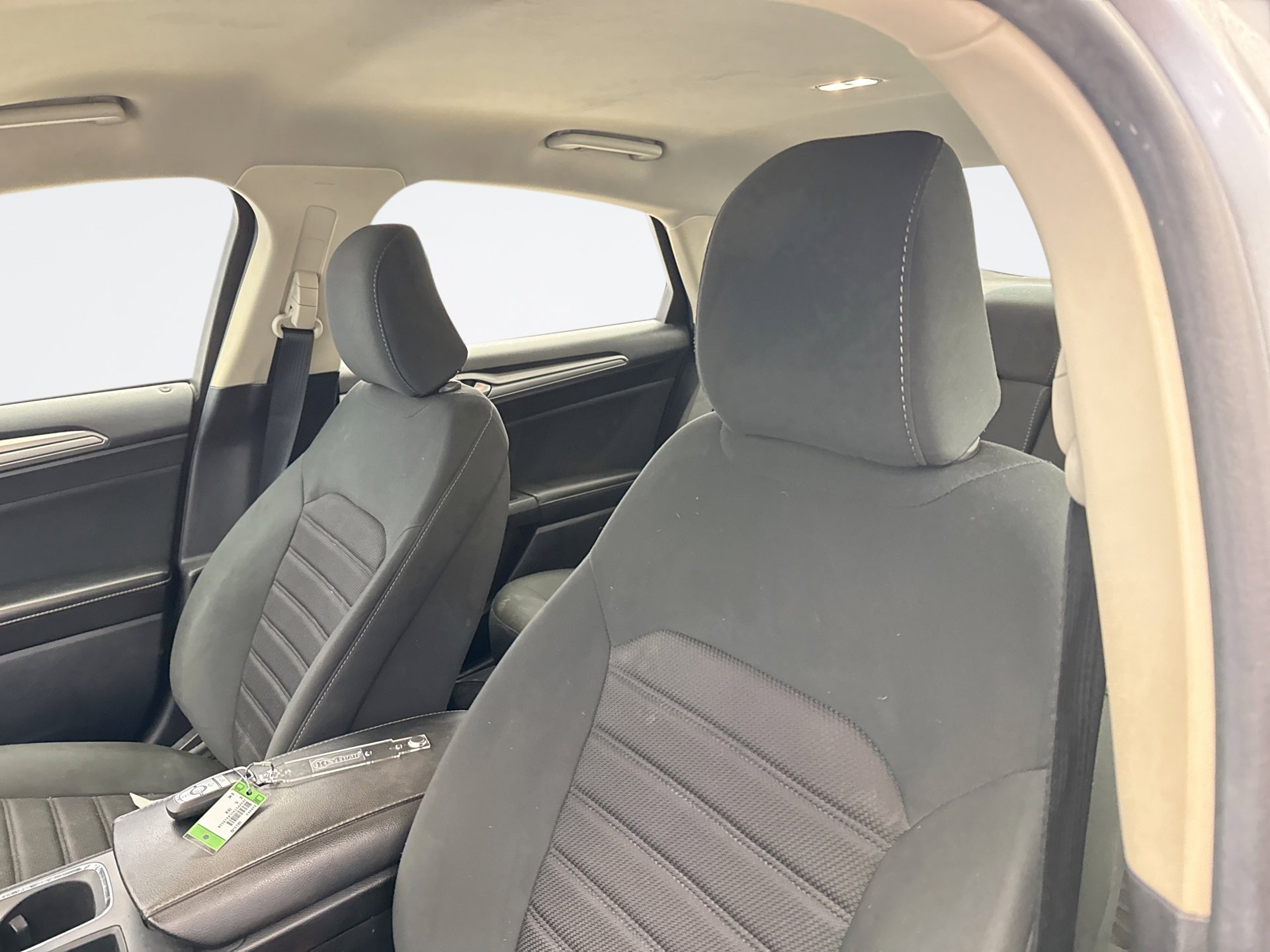 Used 2020 Ford Fusion SE AWD/4WD image 12