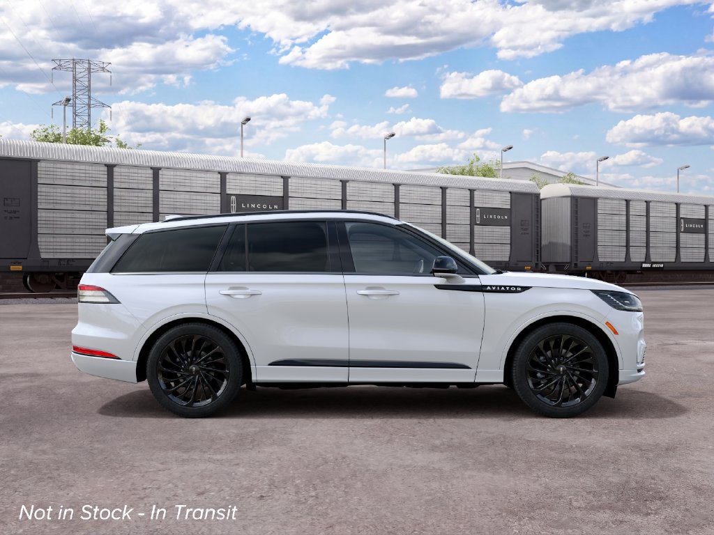 New 2027 Lincoln Aviator Reserve w/ Jet Appearance Package AWD/4WD image 5