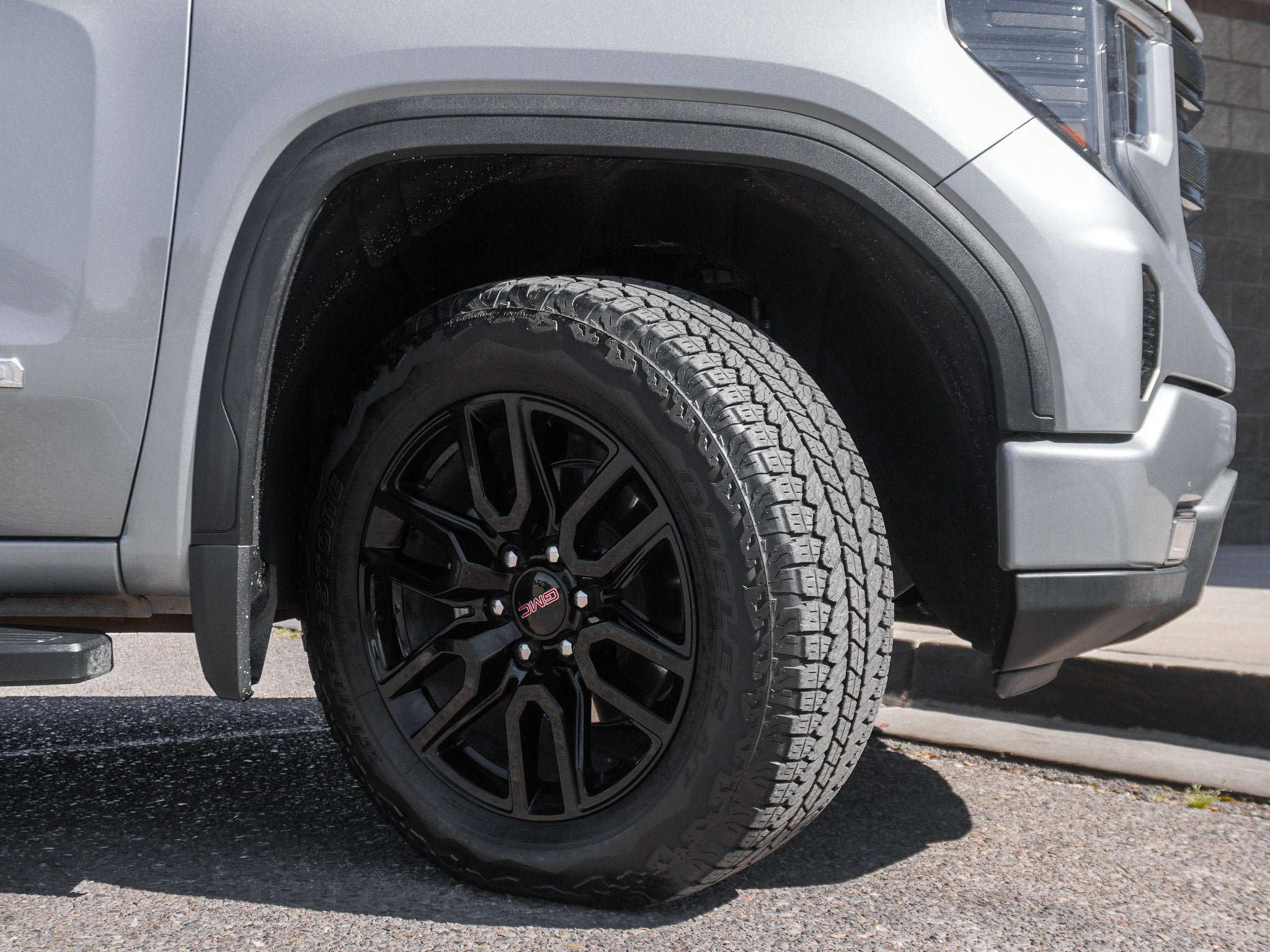 Used 2025 GMC Sierra 1500 Elevation w/ Preferred Package AWD/4WD image 13
