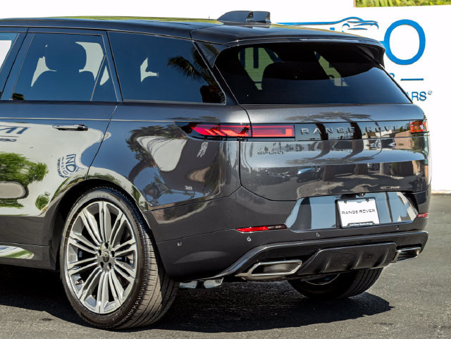 New 2026 Land Rover Range Rover Sport Dynamic SE AWD/4WD image 10