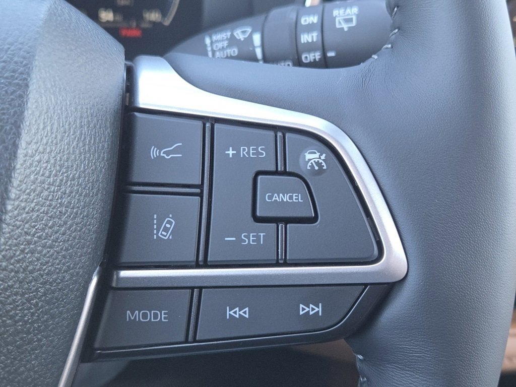 New 2026 Toyota Highlander Platinum image 18