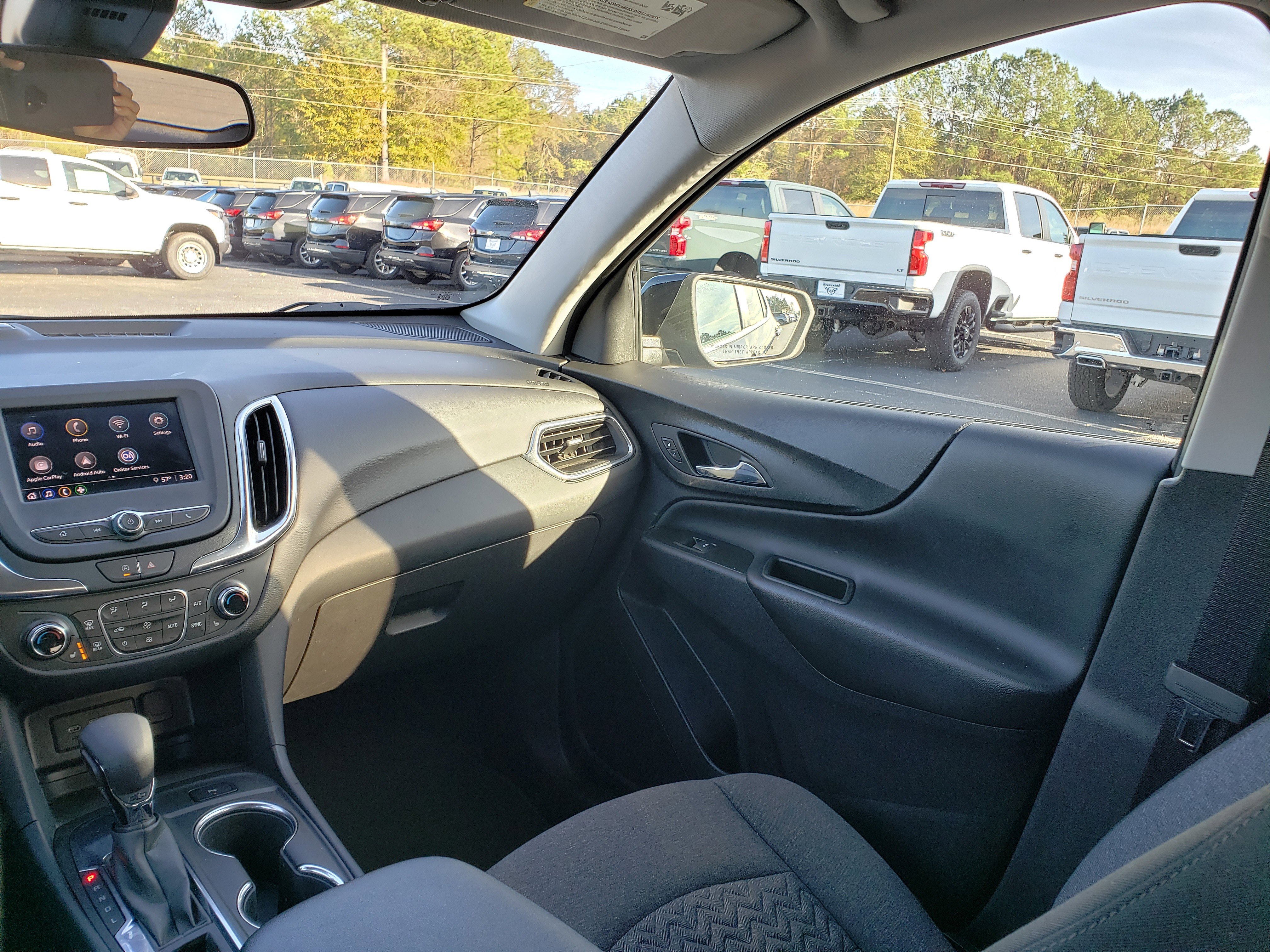 New 2022 Chevrolet Equinox LT w/ Driver Convenience Package image 34