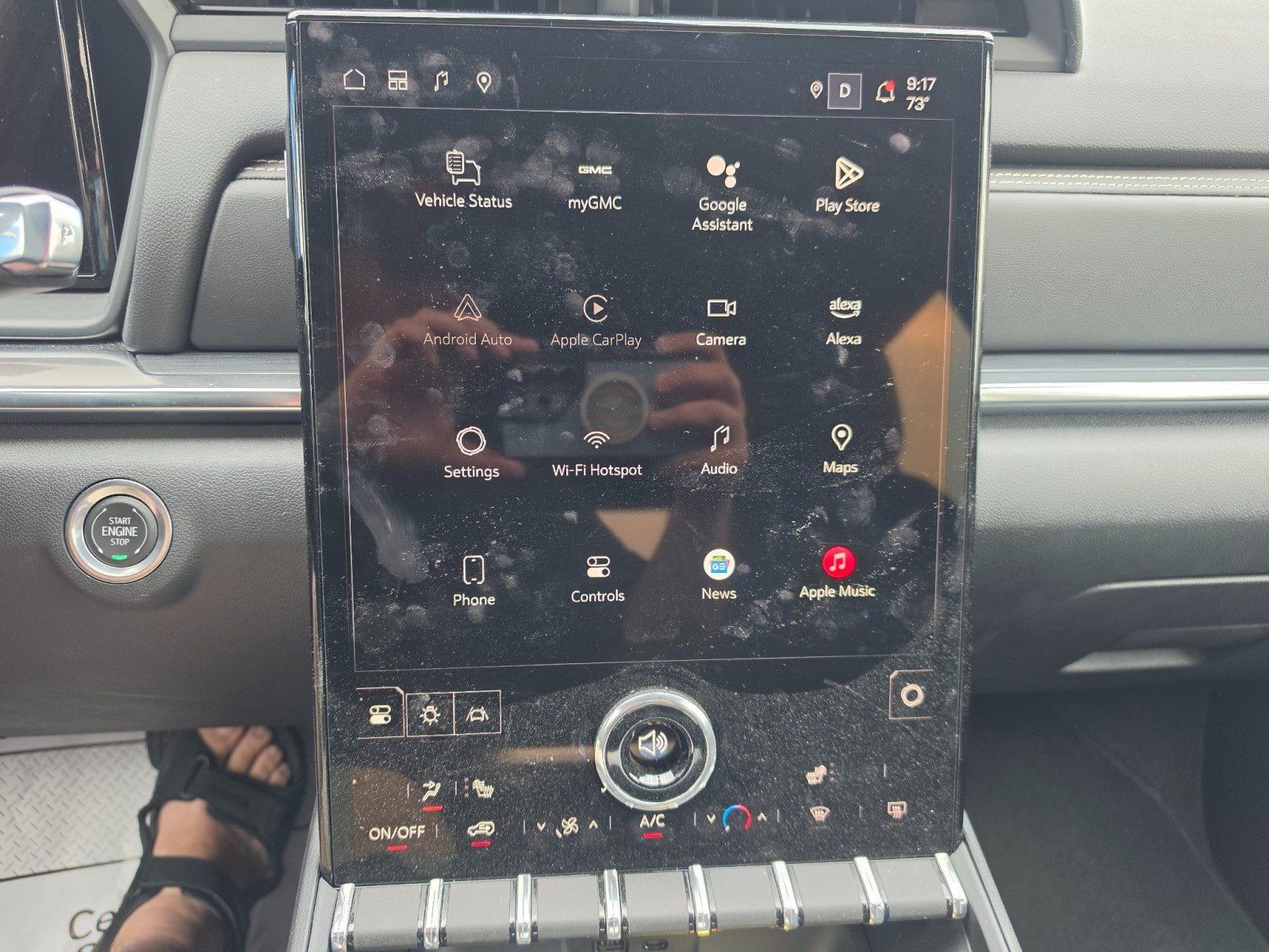 Used 2025 GMC Terrain Elevation w/ Technology Package II AWD/4WD image 40
