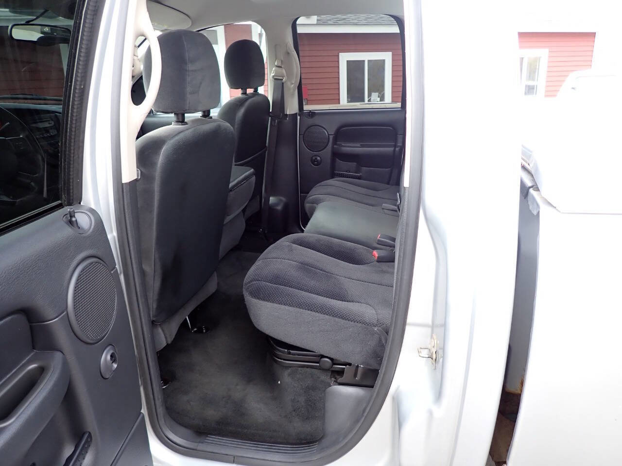 Used 2004 Dodge Ram 1500 Truck SLT w/ Quad Cab Value Group image 8
